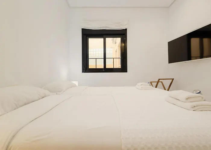 Apartamento 3 Bedroom Apartment, With Private Garden And Terrace, In Puerto Banus *