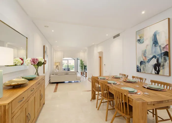 Apartamento 3 Bedroom Apartment, With Private Garden And Terrace, In Puerto Banus Marbella