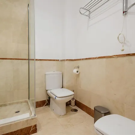 3 Bedroom Apartment, With Private Garden And Terrace, In Puerto Banus Lägenhet