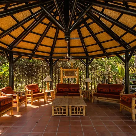 Lägenhet 3 Bedroom Apartment, With Private Garden And Terrace, In Puerto Banus