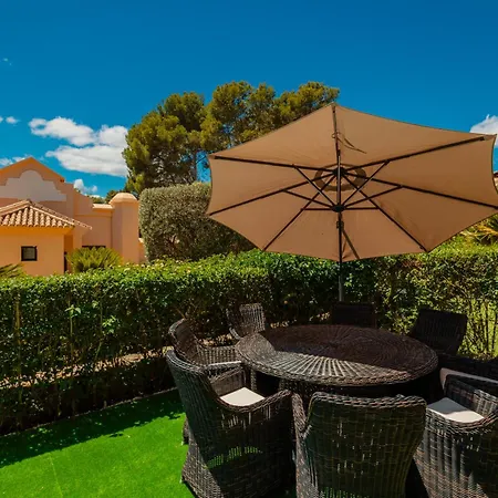 Lägenhet 3 Bedroom Apartment, With Private Garden And Terrace, In Puerto Banus