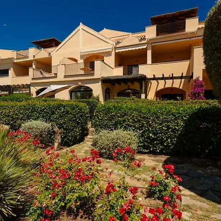 Apartamento 3 Bedroom Apartment, With Private Garden&terrace, In Puerto Banús *
