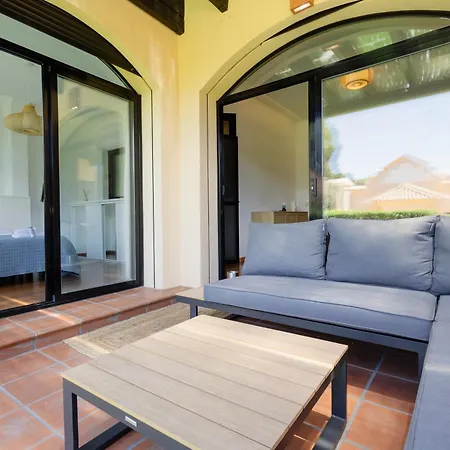 3 Bedroom Apartment, With Private Garden And Terrace, In Puerto Banus Apartamento