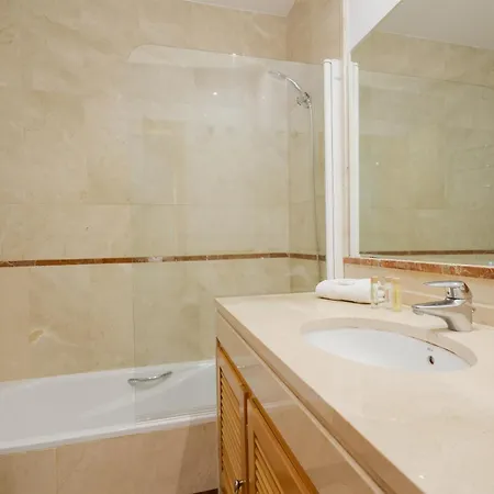Apartamento 3 Bedroom Apartment, With Private Garden And Terrace, In Puerto Banus Marbella