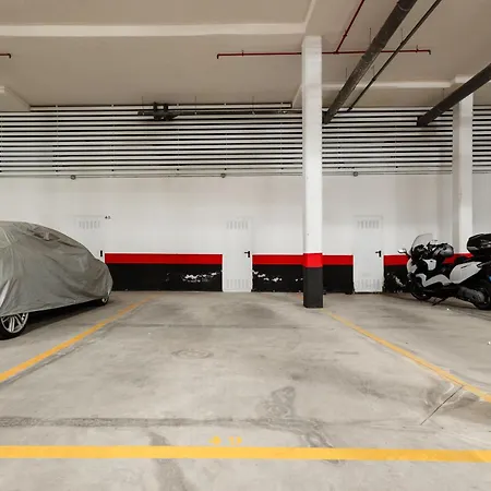 Apartment 3 Bedroom Apartment, With Private Garden And Terrace, In Puerto Banus *