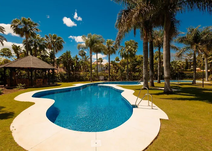 3 Bedroom Apartment, With Private Garden And Terrace, In Puerto Banus Apartament