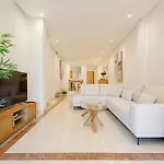 3 Bedroom Apartment, With Private Garden And Terrace, In Puerto Banus Appartamento *
