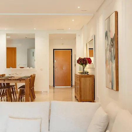 3 Bedroom Apartment, With Private Garden And Terrace, In Puerto Banus Апартаменты