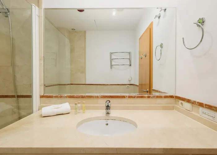 Apartamento 3 Bedroom Apartment, With Private Garden And Terrace, In Puerto Banus *