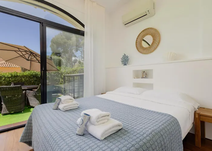 Apartamento 3 Bedroom Apartment, With Private Garden And Terrace, In Puerto Banus *