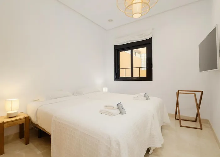 Apartamento 3 Bedroom Apartment, With Private Garden And Terrace, In Puerto Banus Marbella