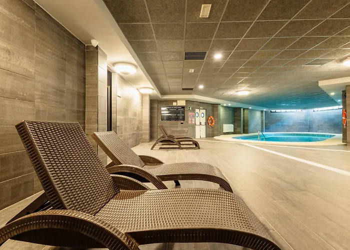 3 Bedroom Apartment, With Private Garden And Terrace, In Puerto Banus شقة ماربيا