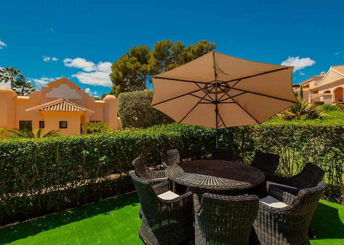 شقة 3 Bedroom Apartment, With Private Garden And Terrace, In Puerto Banus